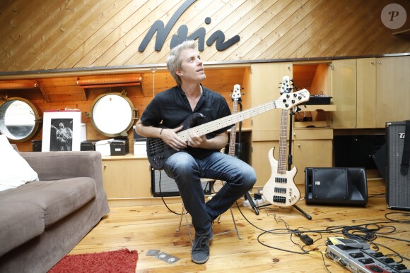 Exclusif - Kyle Eastwood - Le musicien de jazz américain Kyle Eastwood (fils de Clint Eastwood et de Maggie Johnson) invité par Jean-Michel Noir chez Bass Club Paris sur la péniche showroom de Levallois le 11 Mai 2017. © Marc Ausset- Lacroix/Bestimage