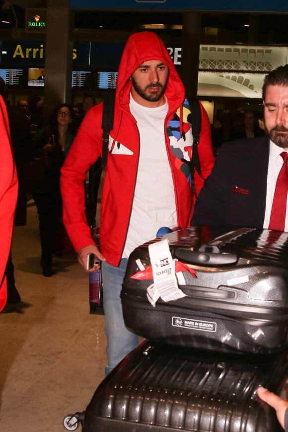 Karim Benzema à son arrivée à l'aéroport Roissy Charles-de-Gaulle de retour de Los Angeles le 16 juin 2016.