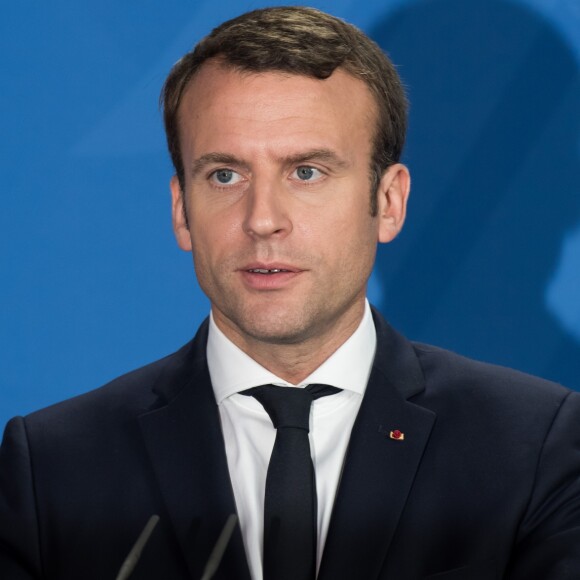 Pour son premier déplacement officiel à l'étranger, le président Emmanuel Macron rencontre la chancelière Angela Merkel lors d'une conférence de presse à Berlin en Allemagne le 15 mai 2017.