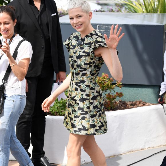 Michelle Williams au photocall de "Wonderstruck" lors du 70ème Festival International du Film de Cannes, porte une robe Louis Vuitton (collection croisière 2018). Le 18 mai 2017.