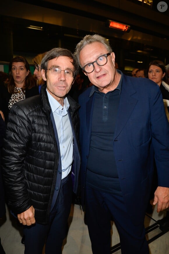 David Pujadas et Michel Field lors de l'hommage à Rémy Pflimlin dans les locaux de France Télévision à Paris, le 12 décembre 2016.