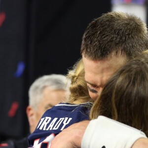 Gisele Bündchen et son mari Tom Brady lors de la victoire des New England Patriots lors du Super Bowl à Houston,le 5 février 2017.