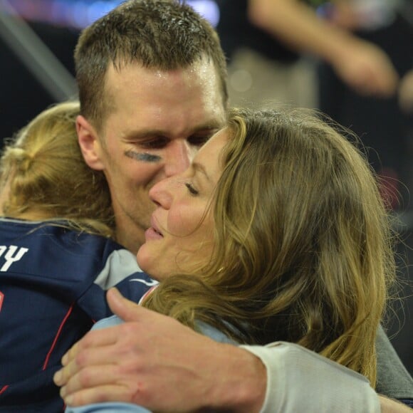 Gisele Bündchen et son mari Tom Brady lors de la victoire des New England Patriots lors du Super Bowl à Houston,le 5 février 2017.