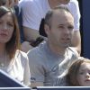 Andrés Iniesta, sa femme Anna Ortiz et leur fille Valeria assistent à un match de tennis à Barcelone. Le 23 avril 2015.