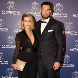 Exclusif - Luka Karabatic et sa compagne Jeny Priez enceinte - Dîner de gala au profit de la Fondation PSG au Parc des Princes à Paris le 16 mai 2017.