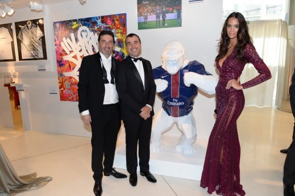 Exclusif  - Richard Orlinski, Arnaud Lagardère et sa femme Jade - Dîner de gala au profit de la Fondation PSG au Parc des Princes à Paris le 16 mai 2017.