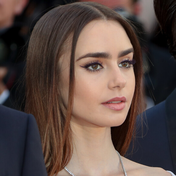 Lily Collins - Montée des marches du film "Okja" lors du 70ème Festival International du Film de Cannes. Le 19 mai 2017. © Borde-Jacovides-Moreau / Bestimage