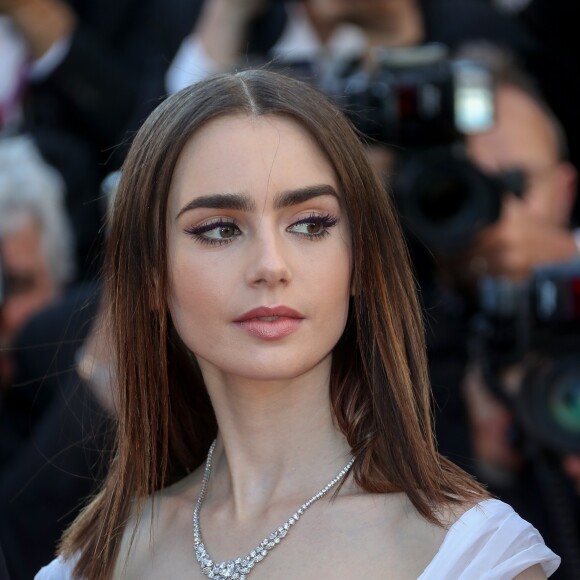 Lily Collins - Montée des marches du film "Okja" lors du 70ème Festival International du Film de Cannes. Le 19 mai 2017. © Borde-Jacovides-Moreau / Bestimage