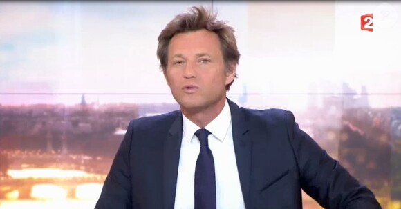 Laurent Delahousse adresse quelques mots à David Pujadas lors de son JT de 20h du vendredi 19 mai 2017 sur France 2.