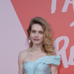 Natalia Vodianova - Défilé de mode de la fondation "Fashion for Relief" à l'aéroport de Cannes-Mandelieu, en marge du 70e Festival International du Film de Cannes. Cannes, le 21 mai 2017.