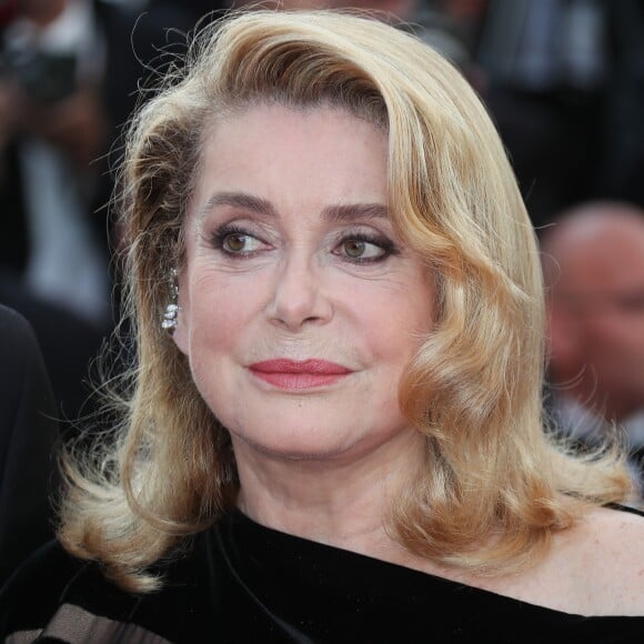 Catherine Deneuve - Montée des marches du film "Mise à Mort du Cerf Sacré" lors du 70e Festival International du Film de Cannes. Le 22 mai 2017. © Borde-Jacovides-Moreau/Bestimage