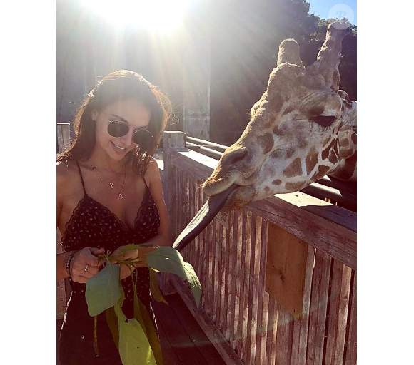 Jade LeBoeuf a publié une photo d'elle avec une girafe sur sa page Instagram au mois de mai 2017