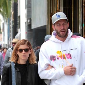 Kate Mara fait du shopping avec un ami sur Rodeo Drive à Beverly Hills, le 9 mai 2017