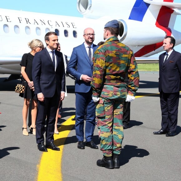 Semi-exclusif - Le président de la république française, Emmanuel Macron et le premier ministre belge, Charles Michel - Le président de la république française et sa femme la première dame arrivent à l'aéroport militaire de Melsbroek, à Steenokkerzeel, le 25 mai 2017, pour le sommet de l'OTAN. © Sébastien Valiela/Bestimage