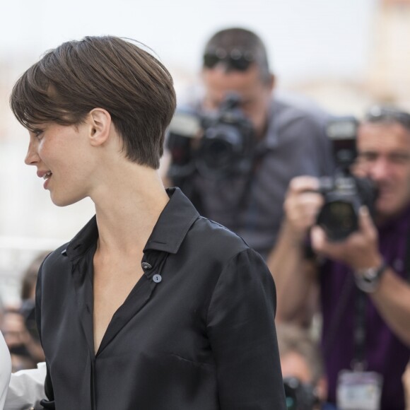 Marine Vacth, Jacqueline Bisset, au photocall de "L'Amant Double" lors du 70e Festival International du Film de Cannes, le 26 mai 2017. © Borde-Jacovides-Moreau/Bestimage