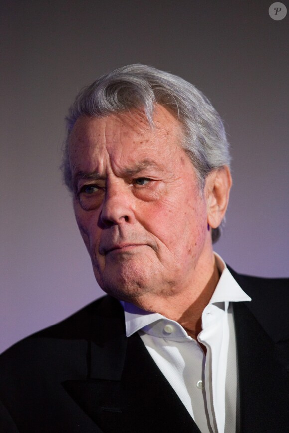 L'icône du cinéma français Alain Delon, invité d'honneur, annonce sa retraite pour la fin 2017, lors du Festival du film policier de Liège, Belgique, le 5 mai 2017.