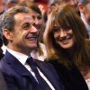 Nicolas Sarkozy et sa femme Carla Bruni-Sarkozy très complices lors d'un meeting à Marseille - Nicolas Sarkozy, l'ancien président de la république française, en meeting à la salle Vallier à Marseille pour la campagne des primaires des Républicains en vue de l'élection présidentielle de 2017, le 27 octobre 2016. © Bruno Bebert/Bestimage