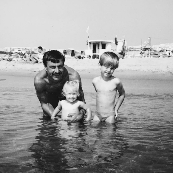 Caroline Receveur a posté une photo très nostalgique sur laquelle on peut voir son papa, décédé le 29 mai 2016.