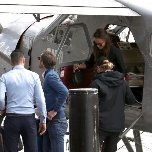 Pippa Middleton et son mari James Matthews sont arrivés en hydravion, avec des amis, à Cottage Point, en Australie, le 31 mai 2017.