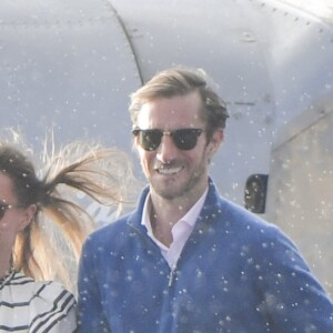 Pippa Middleton et son mari James Matthews sont arrivés en hydravion, avec des amis, à Cottage Point, en Australie, le 31 mai 2017. Ils ont déjeuné au restaurant puis ont regagné leur hôtel.