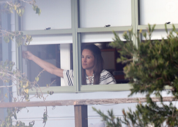 Pippa Middleton et son mari James Matthews sont arrivés en hydravion, avec des amis, à Cottage Point, en Australie, le 31 mai 2017. Ils ont déjeuné au restaurant puis ont regagné leur hôtel.