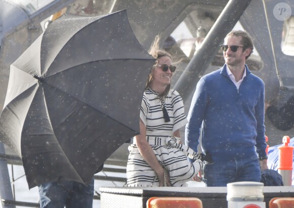 Pippa Middleton et son mari James Matthews sont arrivés en hydravion, avec des amis, à Cottage Point, en Australie, le 31 mai 2017. Ils ont déjeuné au restaurant puis ont regagné leur hôtel.