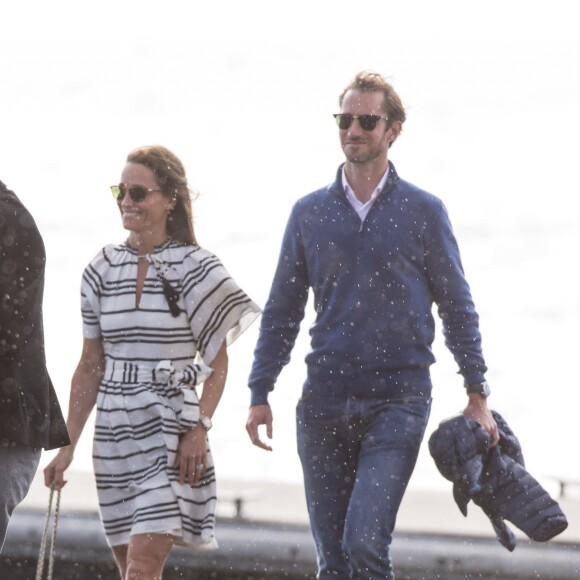 Pippa Middleton et son mari James Matthews sont arrivés en hydravion, avec des amis, à Cottage Point, en Australie, le 31 mai 2017. Ils ont déjeuné au restaurant puis ont regagné leur hôtel.