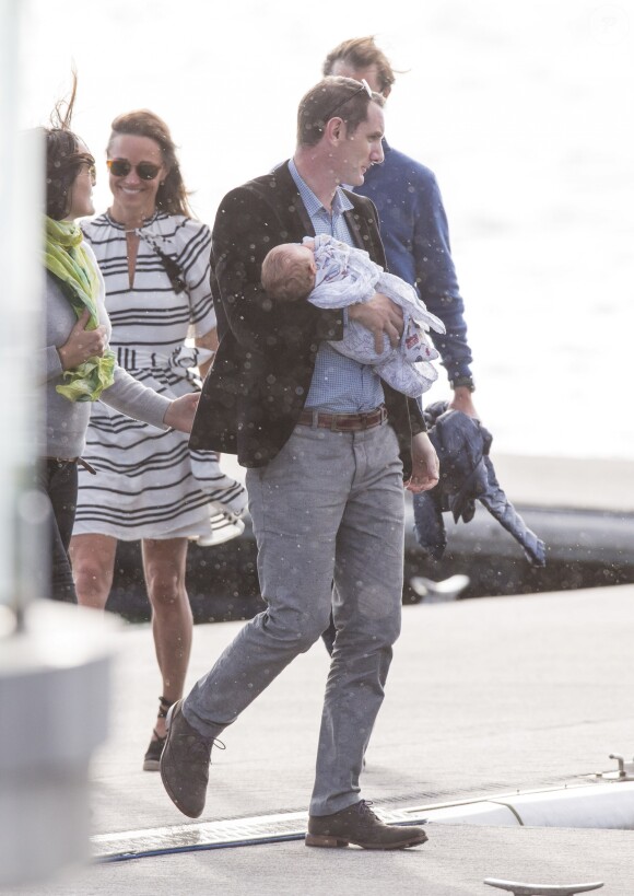 Pippa Middleton et son mari James Matthews sont arrivés en hydravion, avec des amis, à Cottage Point, en Australie, le 31 mai 2017. Ils ont déjeuné au restaurant puis ont regagné leur hôtel.