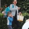 Jennifer Garner, son fils Samuel et sa mère Patricia ont chacun un nez rouge pour célébrer le Red Nose Day à Brentwood, le 25 mai 2017.