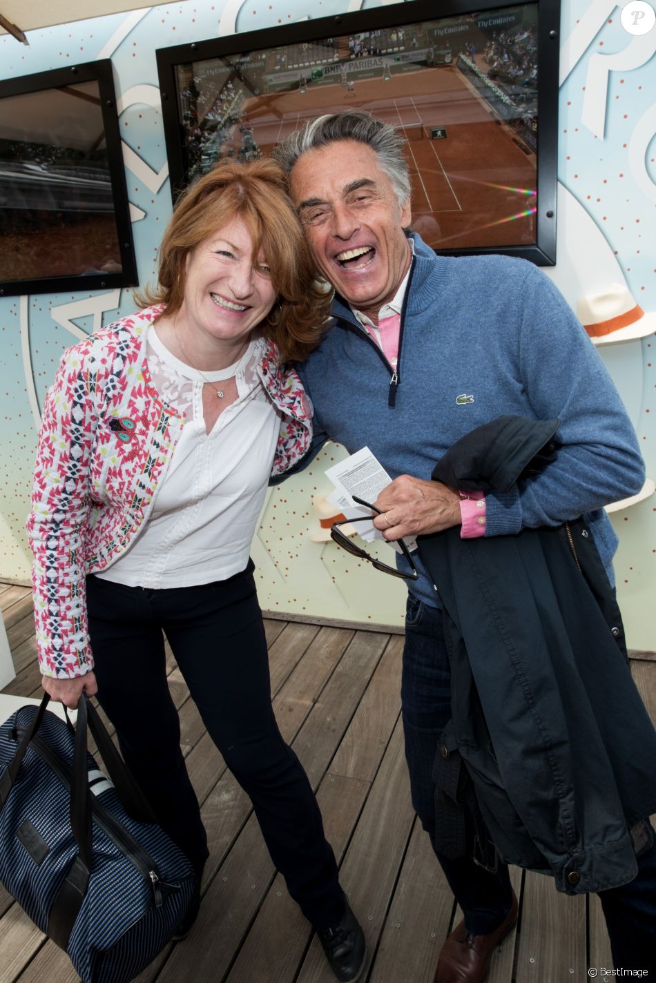 Gérard Holtz et sa femme Muriel Mayette au Village de ...