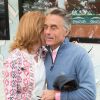 Gérard Holtz et sa femme Muriel Mayette en toute tendresse au Village de Roland-Garros à Paris, le 3 juin 2017.