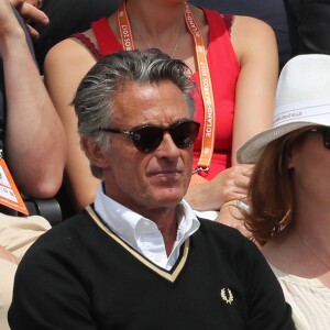 Gérard Holtz et sa femme Muriel Mayette dans les tribunes de Roland-Garros à Paris, le 4 juin 2017. © Dominique Jacovides-Cyril Moreau/Bestimage