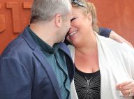 Marianne James in love : Baisers langoureux avec son chéri à Roland-Garros