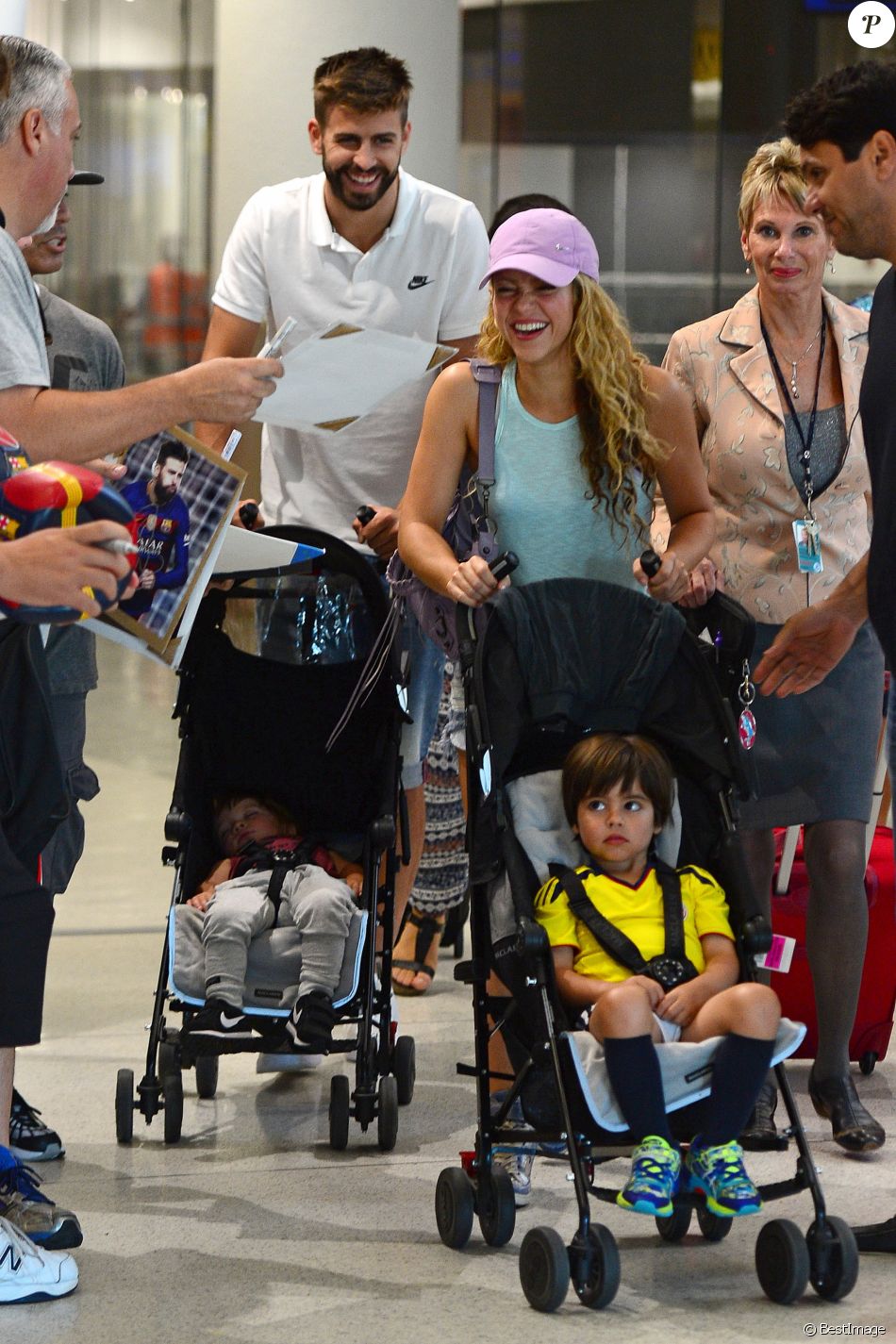 Shakira Avec Son Mari Gerard Piqu Et Leurs Enfants Milan Et Sasha shakira-avec-son-mari-gerard-piqu-et-leurs-enfants-milan-et-sasha