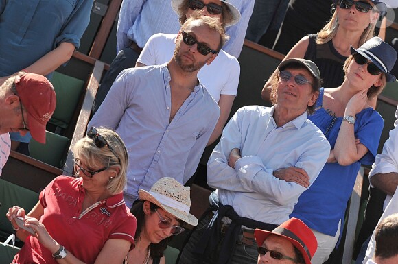 Alain Souchon et son fils Pierre - People aux Internationaux de France de tennis a Roland Garros le 7 juin 2013.