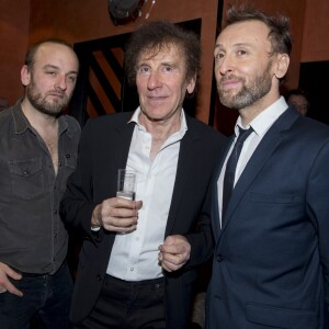 Alain Souchon et ses fils Charles (le chanteur Ours) et Pierre - 10ème gala de "l'association pour la recherche sur Alzheimer": "2 Générations chantent pour la 3ème" un spectacle inédit de Pierre Souchon à l'olympia à Paris le 19 janvier 2015.