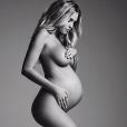  Kayla Rae Reid, fiancée de Ryan Lochte, pose enceinte et nue. Instagram, le 13 mai 2017. 