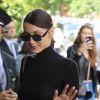Bella Hadid rentre à l'hôtel George V après un déjeuner au restaurant L'Avenue. Paris, le 9 juin 2017.