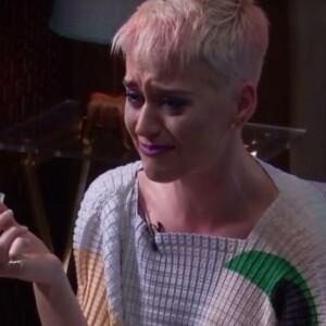 Katy Perry en séance avec le Dr. Siri Sat Nam Singh pour sa télé-réalité "Witness World Wide", un livestream diffusé pendant trois jours sur Youtube à l'occasion de la sortie de son nouvel album, "Witness". Le 9 juin 2017.