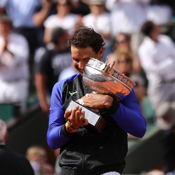 Rafael Nadal, vainqueur pour la 10ème fois, de la finale homme des Internationaux de Tennis de Roland-Garros à Paris le 11 juin 2017. © Dominique Jacovides-Cyril Moreau/Bestimage