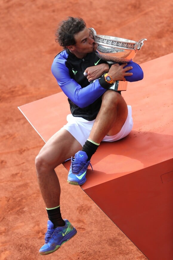 Rafael Nadal, vainqueur pour la 10ème fois, de la finale homme des Internationaux de Tennis de Roland-Garros à Paris le 11 juin 2017. © Dominique Jacovides-Cyril Moreau/Bestimage