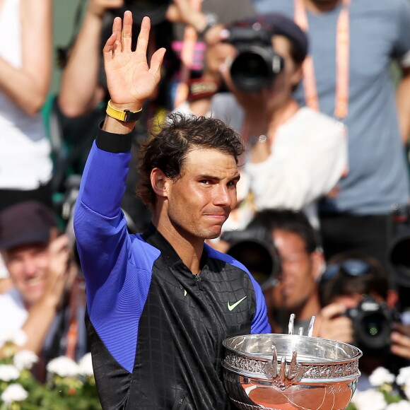 Rafael Nadal, vainqueur pour la 10ème fois, de la finale homme des Internationaux de Tennis de Roland-Garros à Paris le 11 juin 2017. © Dominique Jacovides-Cyril Moreau/Bestimage