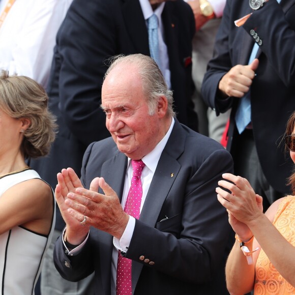 Le roi Juan Carlos d'Espagne - Rafael Nadal, vainqueur pour la 10ème fois, de la finale hommes des Internationaux de Tennis de Roland Garros à Paris. Le 11 juin 2017 © Jacovides-Moreau / Bestimage
