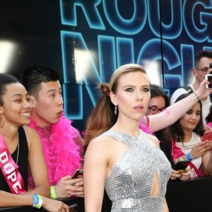 Scarlett Johansson (robe Michael Kors) - Première du film "Rough Night" au théâtre AMC Lincoln Square à New York City, New York, Etats-Unis, le 12 juin 2017.