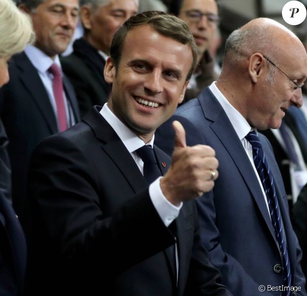 La première dame Brigitte Macron (Trogneux), son mari le président de la République Emmanuel Macron et le président de la Fédération française de Rugby à XV (FFR) Bernard Laporte - Finale du Top 14, ASM Clermont contre le RC Toulon au Stade de France, le 4 juin 2017.