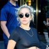 Lady Gaga ne porte pas de soutien-gorge sous son petit haut transparent