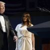 Le président des Etats-Unis, Donald Trump et sa femme, la première dame des Etats-Unis Melania Trump (robe Monique Lhuillier) assistent au gala annuel caritatif du théâtre Ford, lieu historique où le président Abraham Lincoln a été assassiné, à Washington, le 4 juin 2017.
