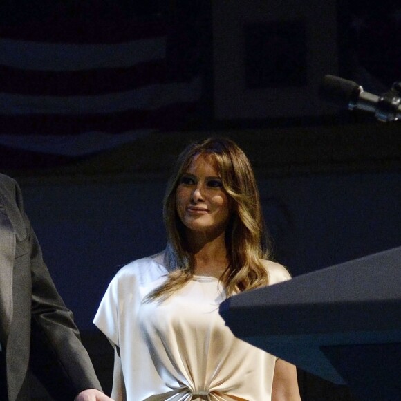 Le président des Etats-Unis, Donald Trump et sa femme, la première dame des Etats-Unis Melania Trump (robe Monique Lhuillier) assistent au gala annuel caritatif du théâtre Ford, lieu historique où le président Abraham Lincoln a été assassiné, à Washington, le 4 juin 2017.