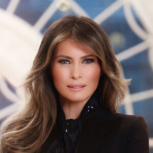 Portrait officiel de Melania Trump, première dame des Etats-Unis, épouse du président américain D. Trump. Le 3 avril 2017.