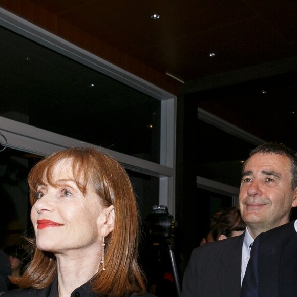 Isabelle Giordano (directrice générale d'Unifrance), Isabelle Huppert et Edouard Baer - Soirée d'anniversaire du 25e Festival du film français au Japon à l'ambassade de France à Tokyo, Japon, le 22 juin 2017.